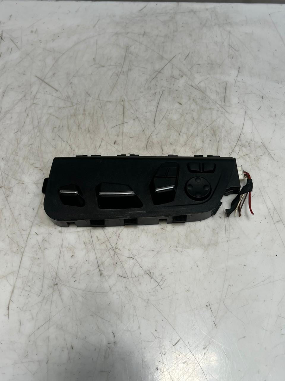 2013-2016 BMW 528i Seat Adjustment Switch 9274889