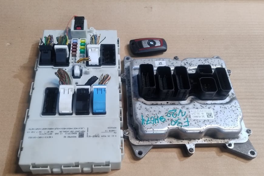 BMW OEM N20 F20 F21 F30 F31 F32 F10 ECU ENGINE CONTROL UNIT KIT  +KEY- 8617551