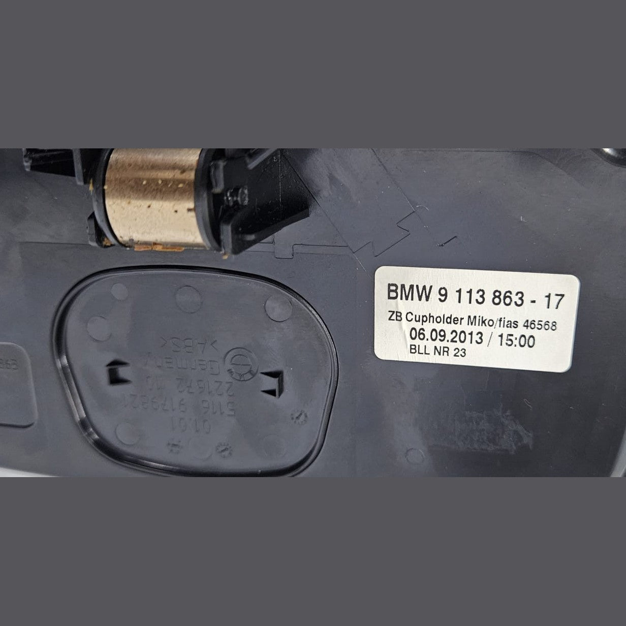 BMW F02 F03 F04 Gear Shifter Trim Plastic Mouse and cup holder 9113863 9320289