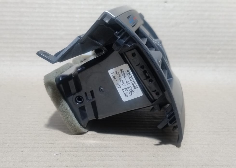 BMW F15 X5  REAR SEAT CENTER CONSOLE AC VENT TRIM HEATER 9252013