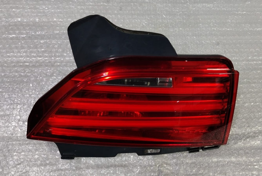 OEM BMW F07 Rear Light In Trunk Lid Left Side N/S Gran Turismo 7199637