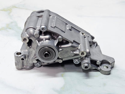 OEM BMW F80 F82 F83 M3 M4 S55 Engine Oil Lubrication Pump Brand New 8011851