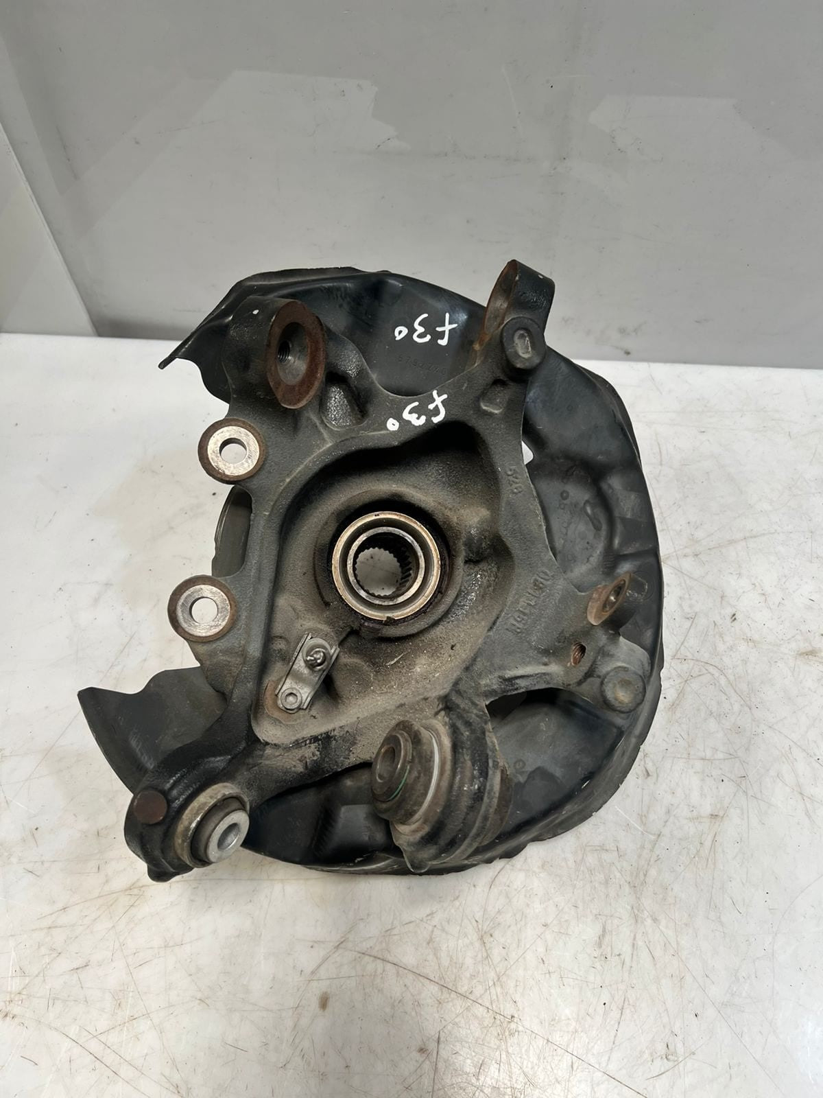 BMW 1' 2' 3' F20 F21 F22 F23 F30 F31 Rear Wheel Hub Rear 6867261 OEM