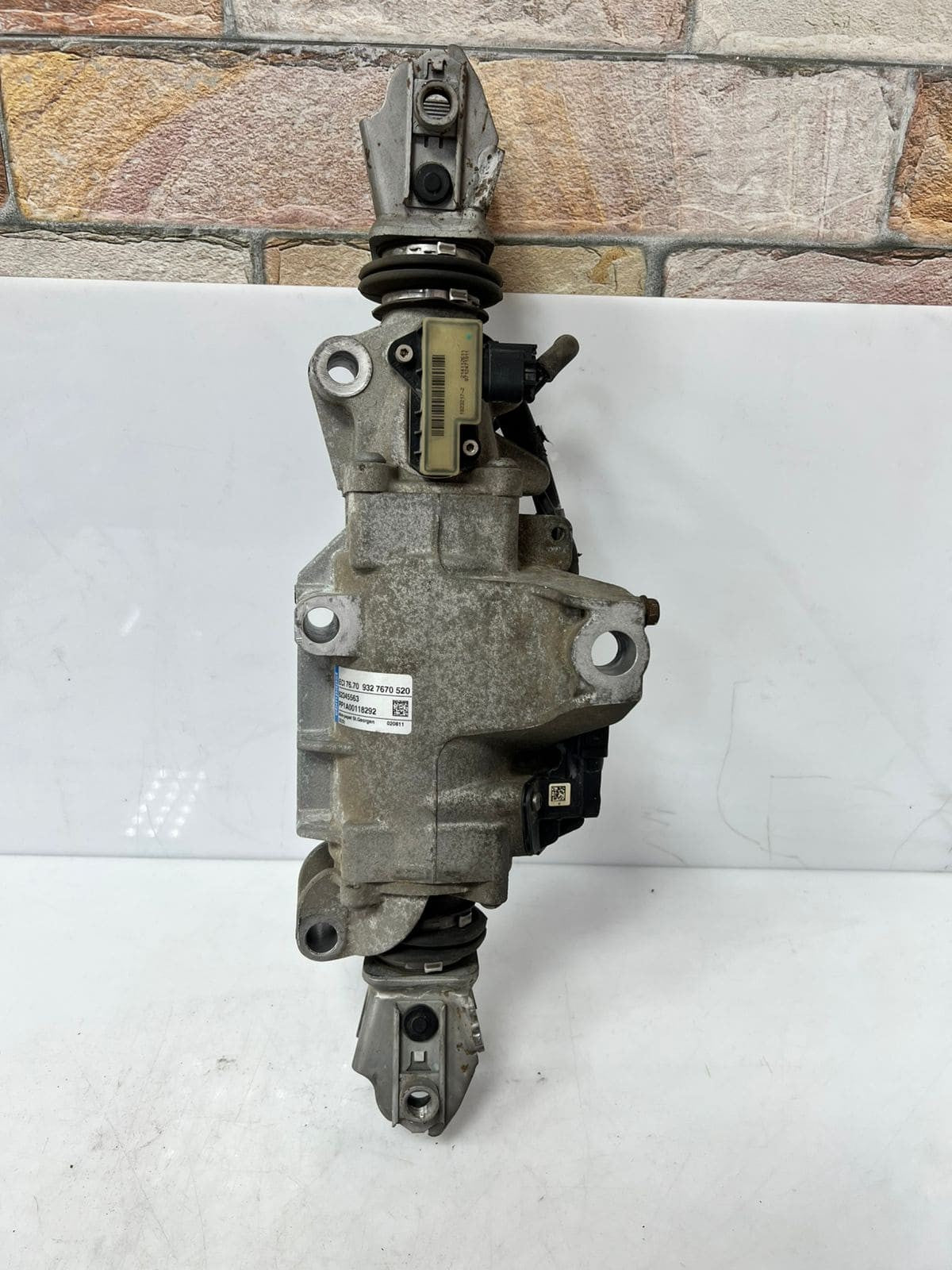 2009-2011 BMW 5' 7' SERIES F11 F01 528i Rear Axle Steering Gear 9327670