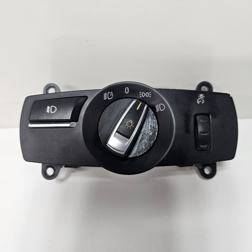 BMW F25 X3 Head Light Switch Control Panel Lamp Element 6803962