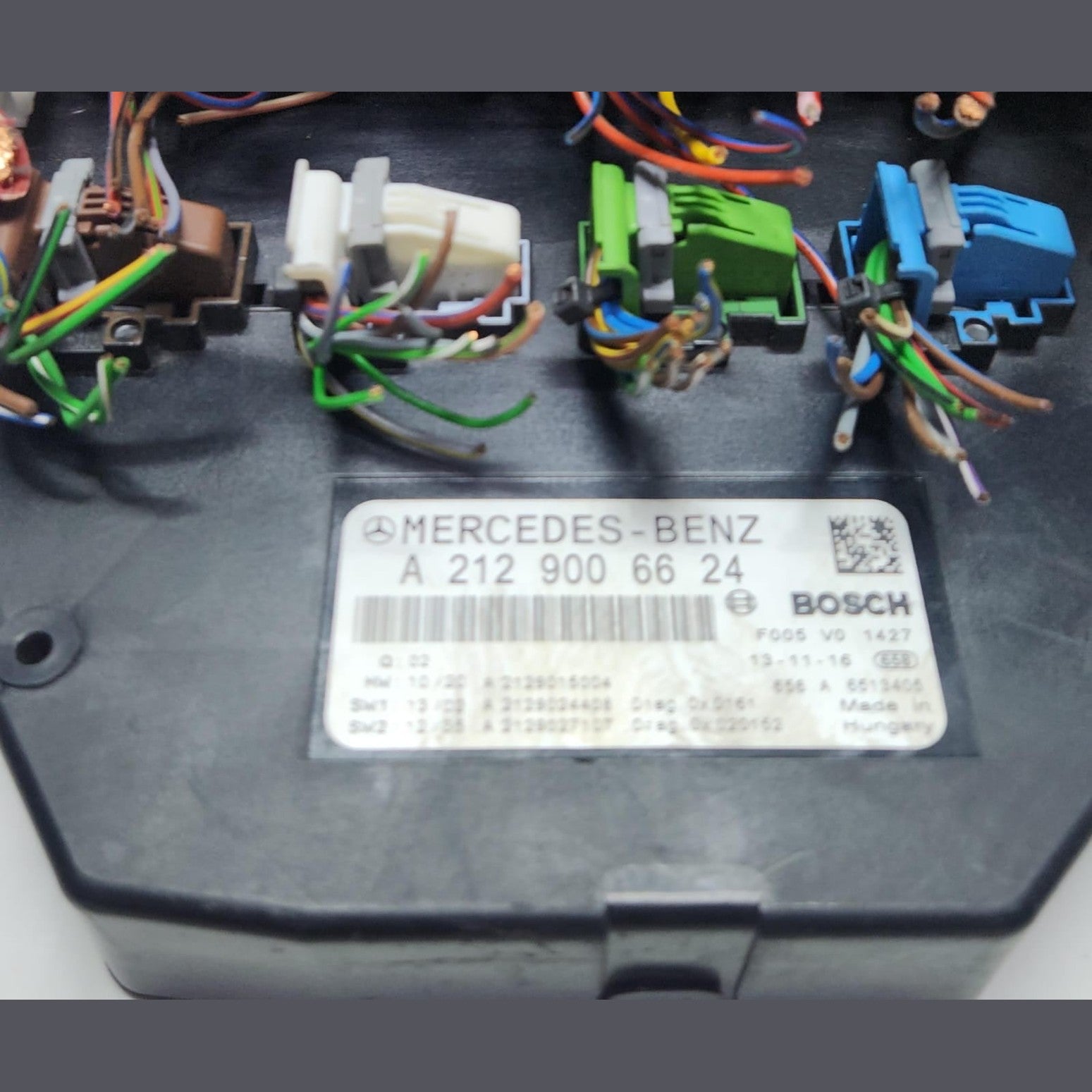 10-16 Mercedes-Benz W212 W204 Front SAM Module Relay Fuse Box A212 9006624 OEM