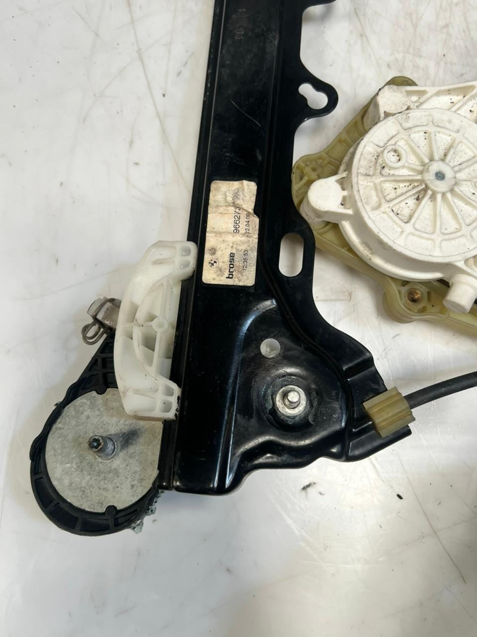 2012 BMW Z4 E89 sDrive 20I Window REGULATOR Motor Front Left 6952085 OEM