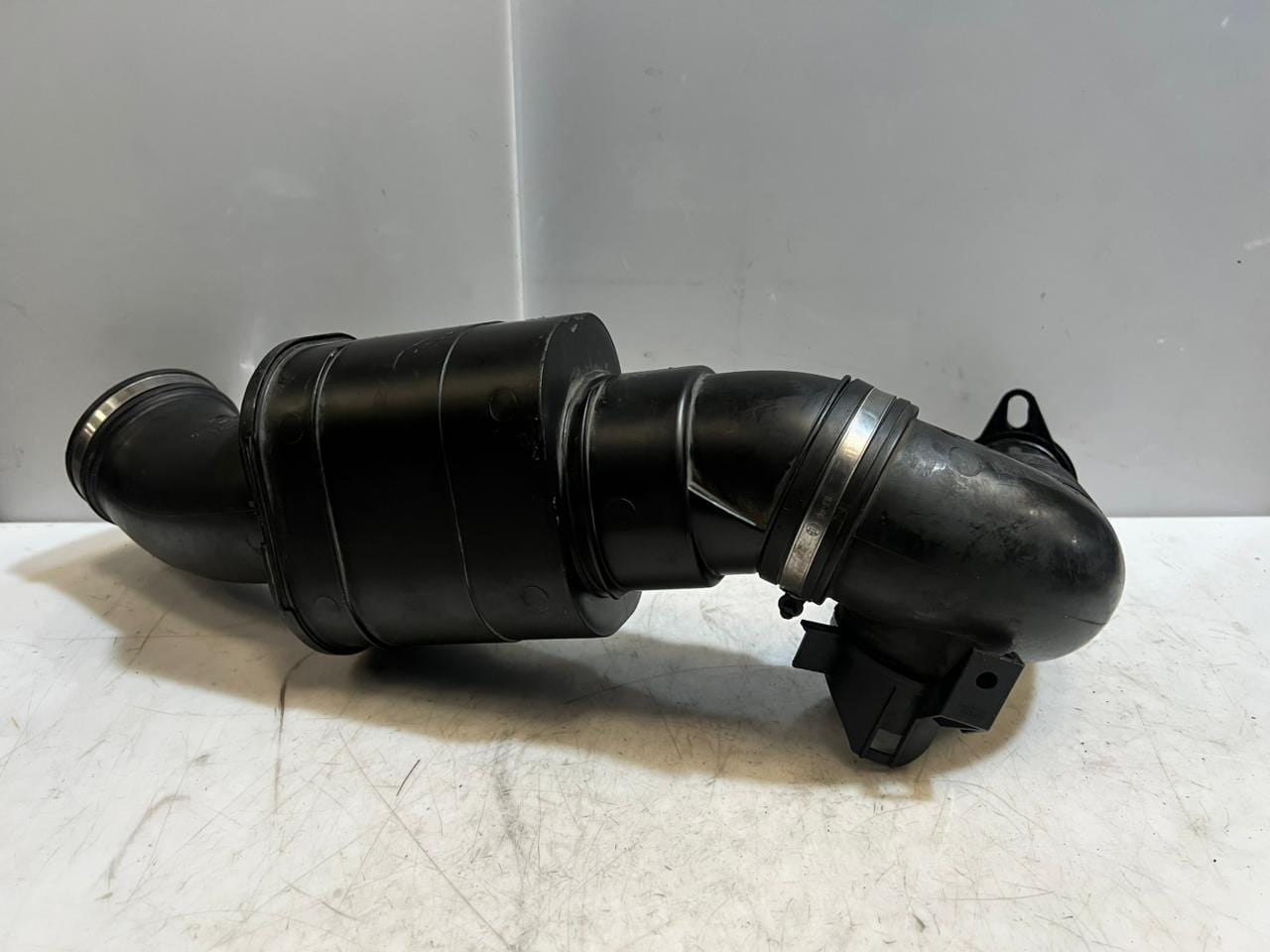 2011-2016 BMW F10 F11 F07 F18 GT 528i 535i Air Intake Duct LINE PIPE 7612094 OEM