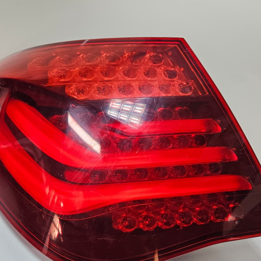 OEM BMW 7 Series F01 F02 LCI Tail Light Assembly 7300267 Rear Left