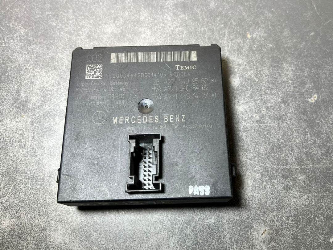 2010-2012 Mercedes-Benz W221 S-Class Gateway Control Module A221 5409562 OEM