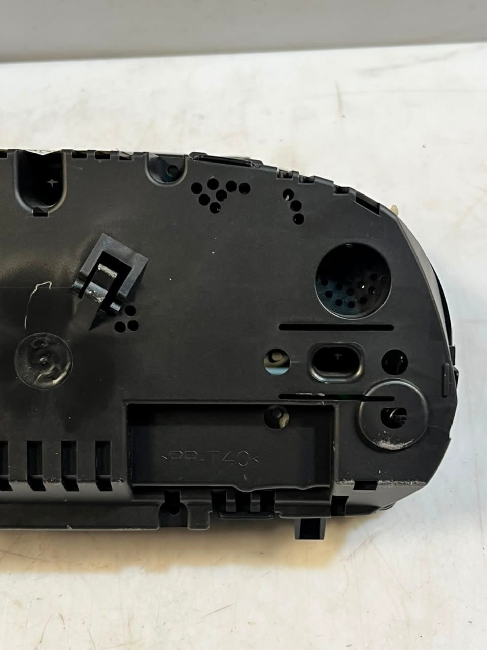 2010-2012 BMW X1 E84 INSTRUMENT CLUSTER Speedometer 9242340 OEM