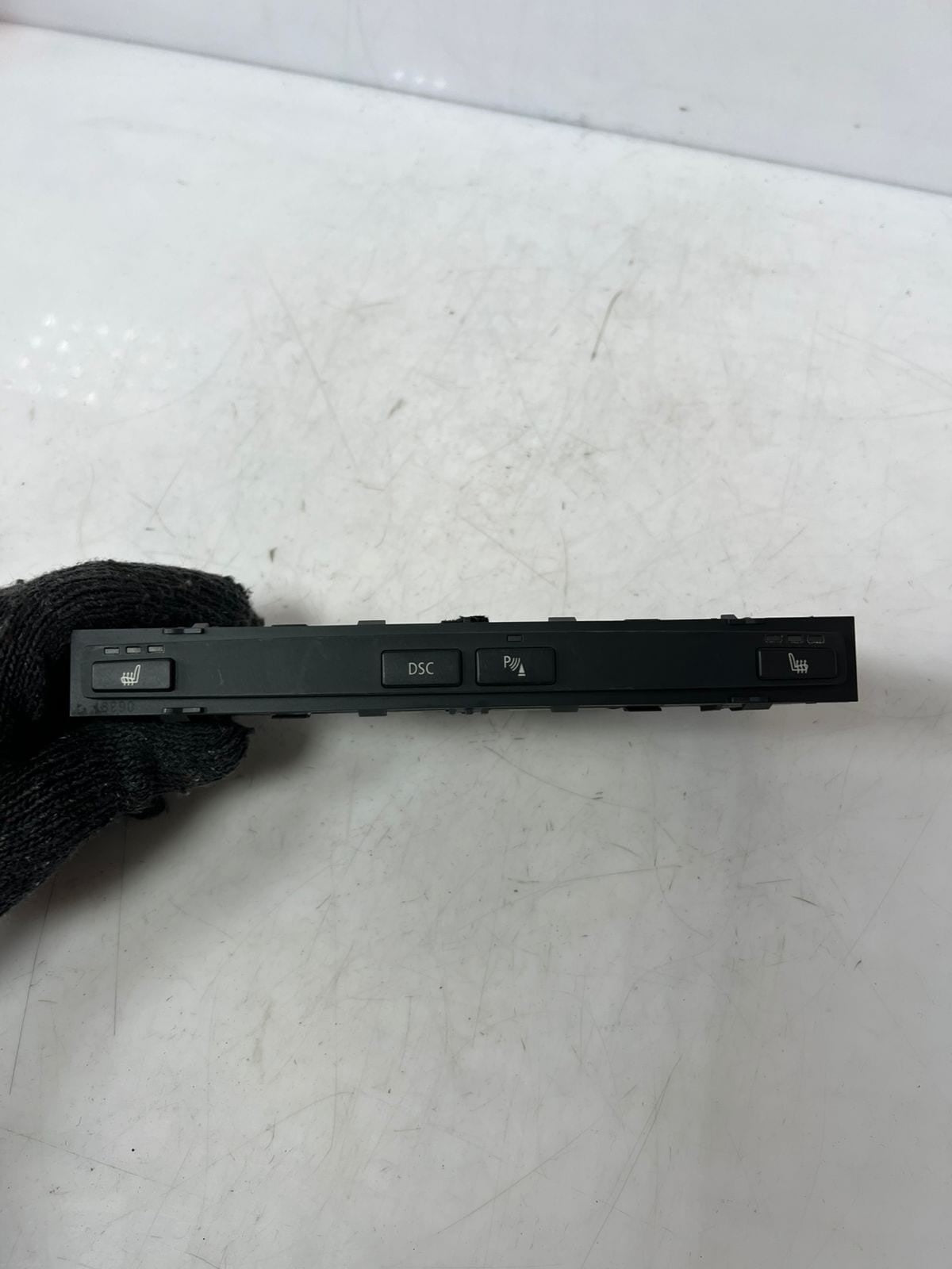 2004 BMW 530i 5 Series E60 E61 Seat Heater Switch 6949453 OEM