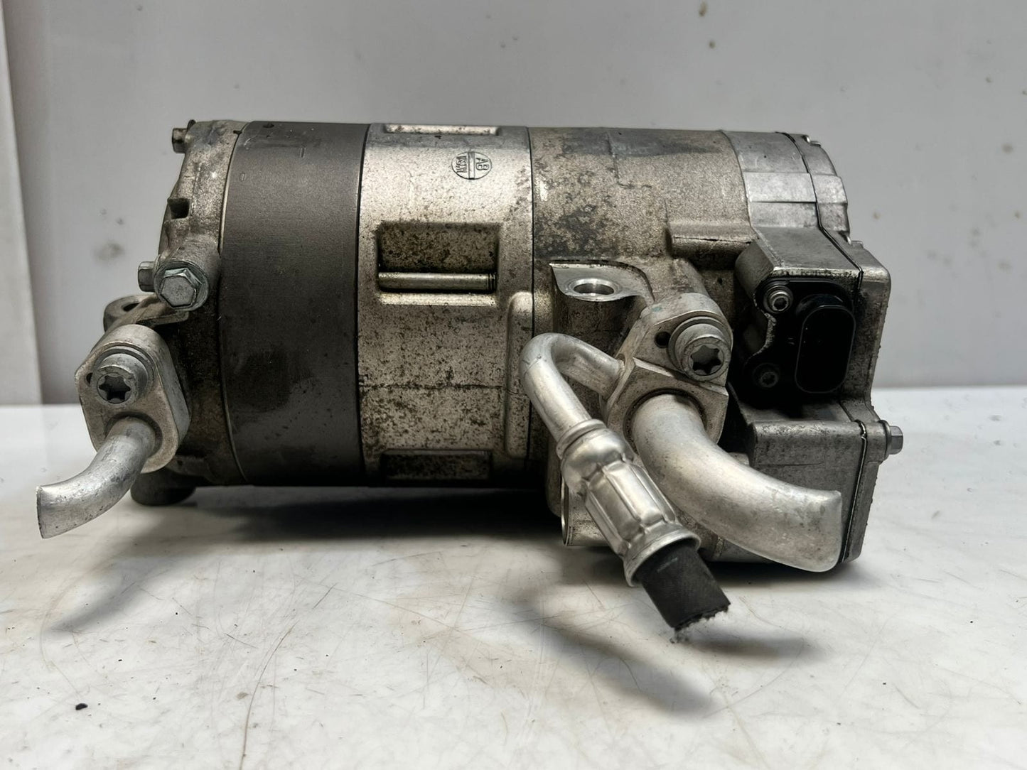 BMW X5 F15 330e 530e xDrive 740e Electric AC Compressor PUMP 9364867 OEM