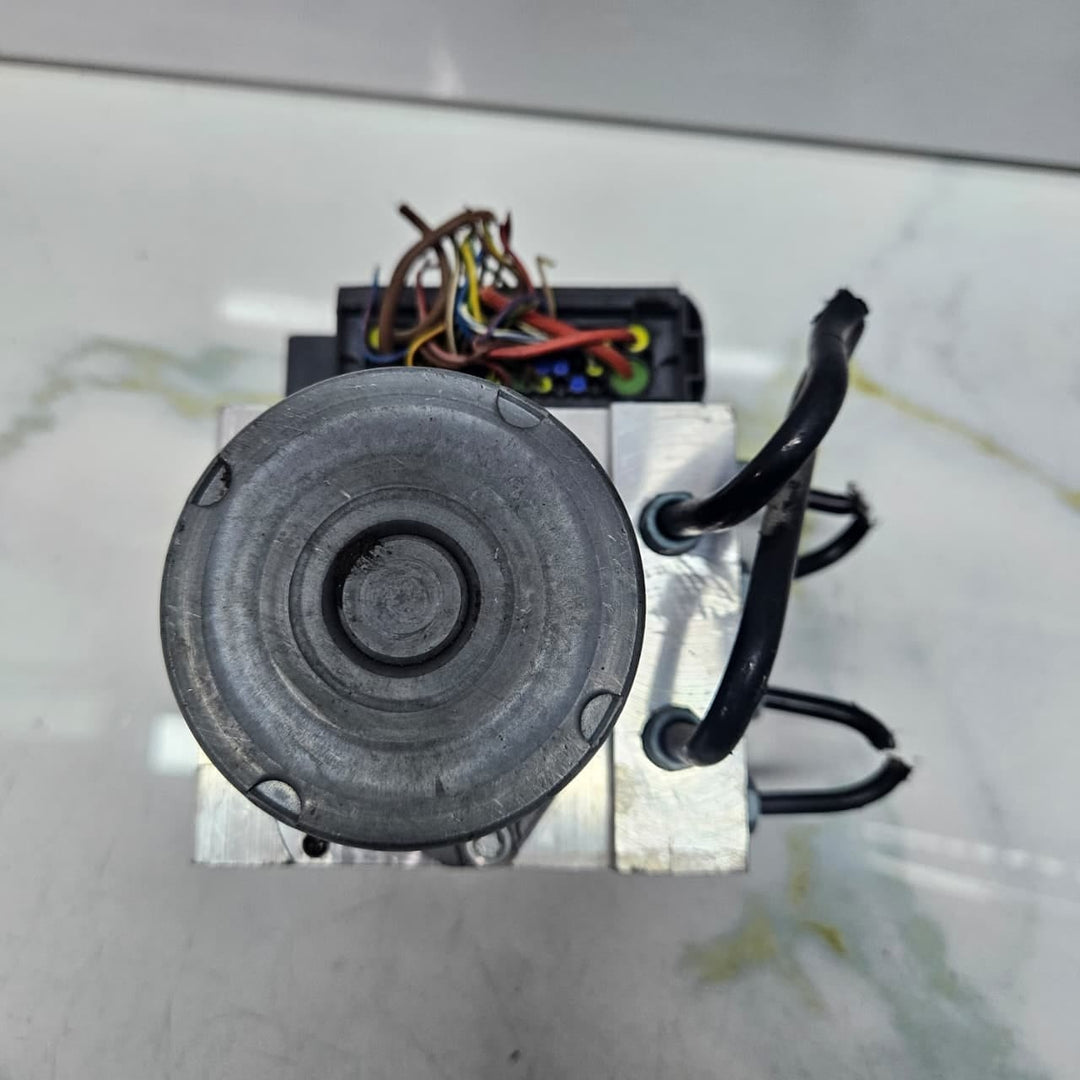 2012-2015 BMW X1 E84 ABS Pump Module 6860217