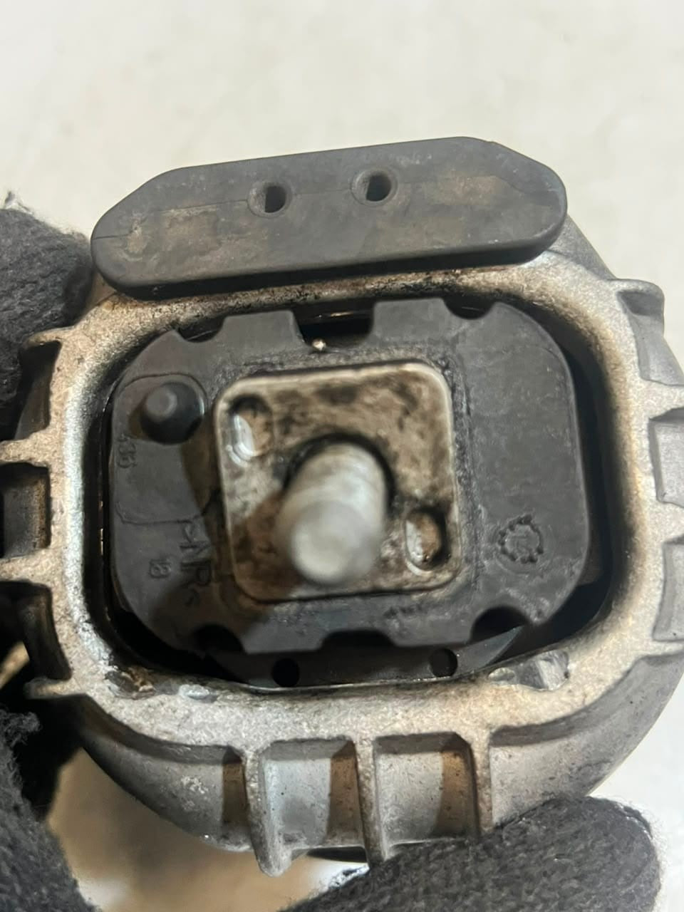 BMW X1 E84 3' E90 E91 N43 B20 N47 Engine Mount Rubber Bearing 6773742 OEM