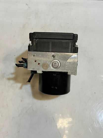 2012-2013 BMW F30 3 Series including 320i 328i Abs Pump Control Module 6793936