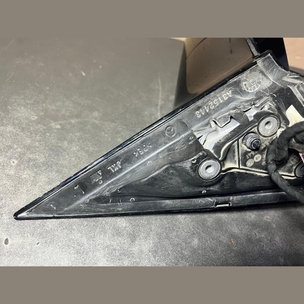 Mercedes-Benz W207 E-Class Left Side Mirror Foldable Signal Light A207 8101916