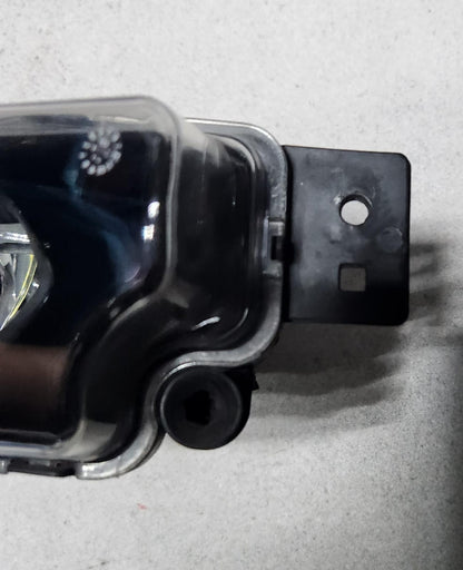 2019-2021 BMW X3 Front Right Fog Light 9492772 X3 G01 OEM