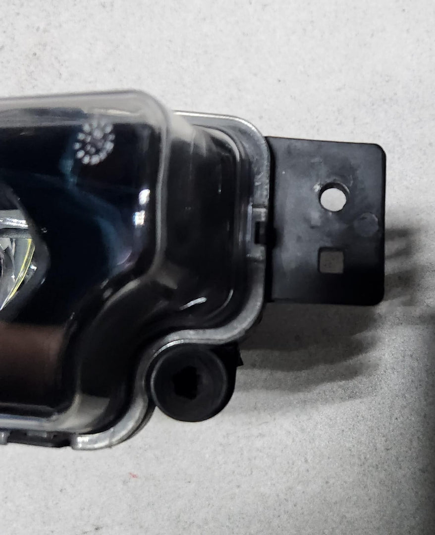 2019-2021 BMW X3 Front Right Fog Light 9492772 X3 G01 OEM
