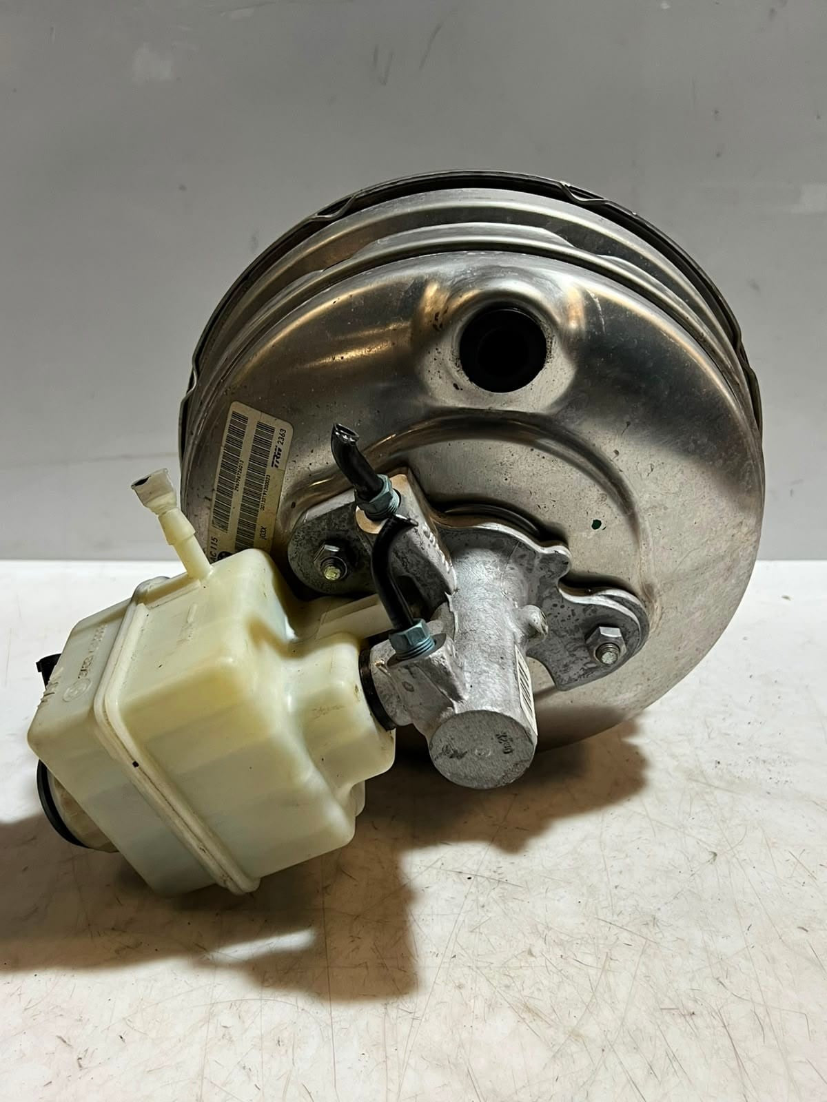 2010-2011 BMW 5 Series F10 F11 F06 F12 F13 528i Brake Booster Master Cyl 6796726