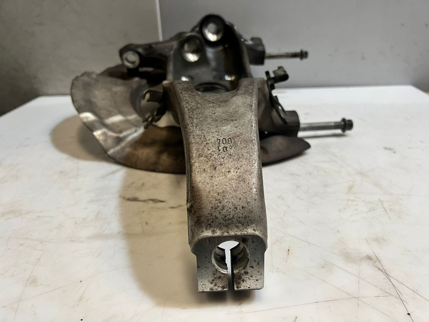 2011-2016 BMW M5 M6 F10 F12 F13 F06 Front LEFT Steering Knuckle 2284053 OEM