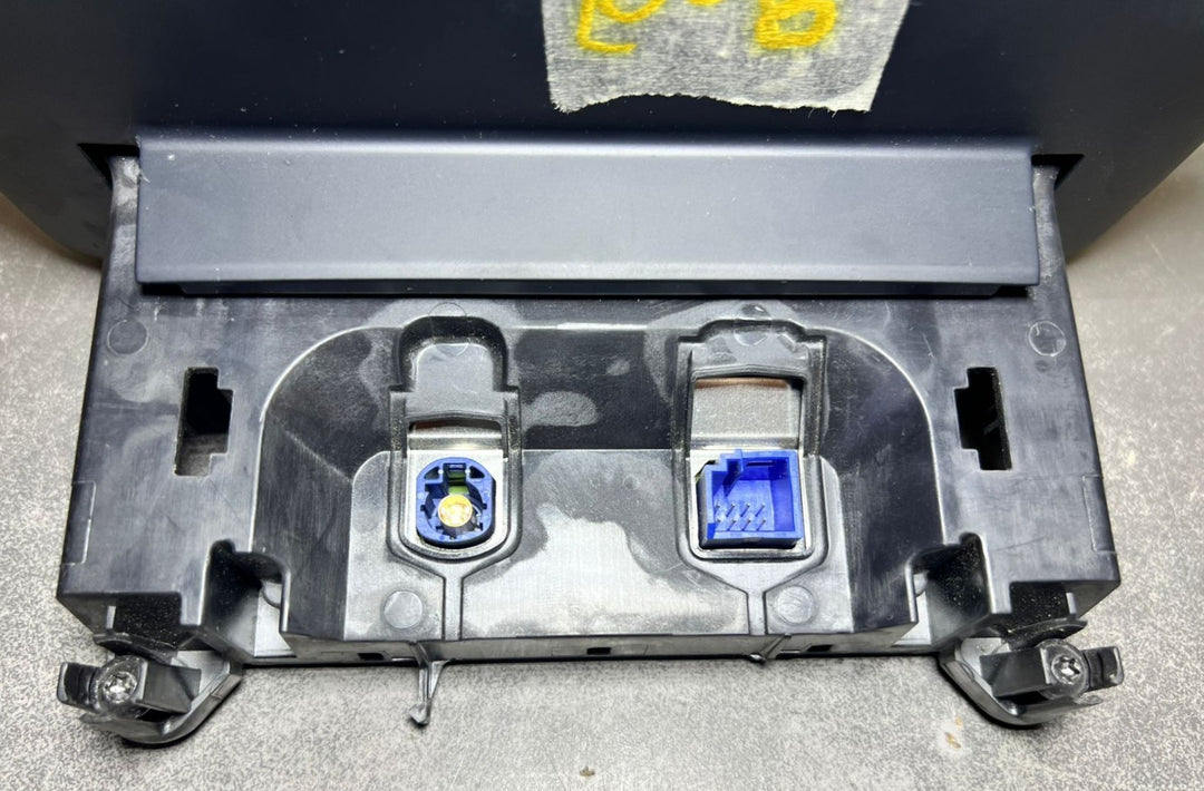 14-18 Mercedes-Benz W205 C-Class Navigation Display Screen Monitor A205 9004113