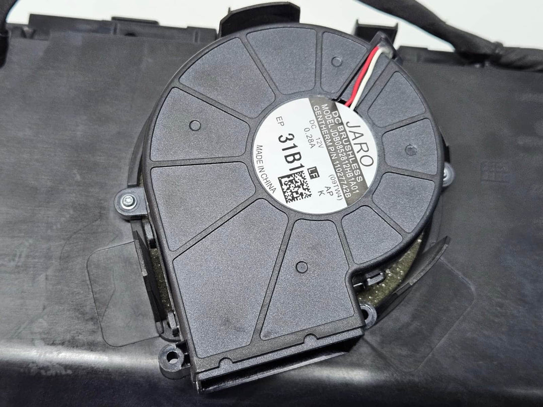 6827173-2018 BMW X5 G05, X6 G06, X7 Heated Cooled Cup Holder Center Console OEM