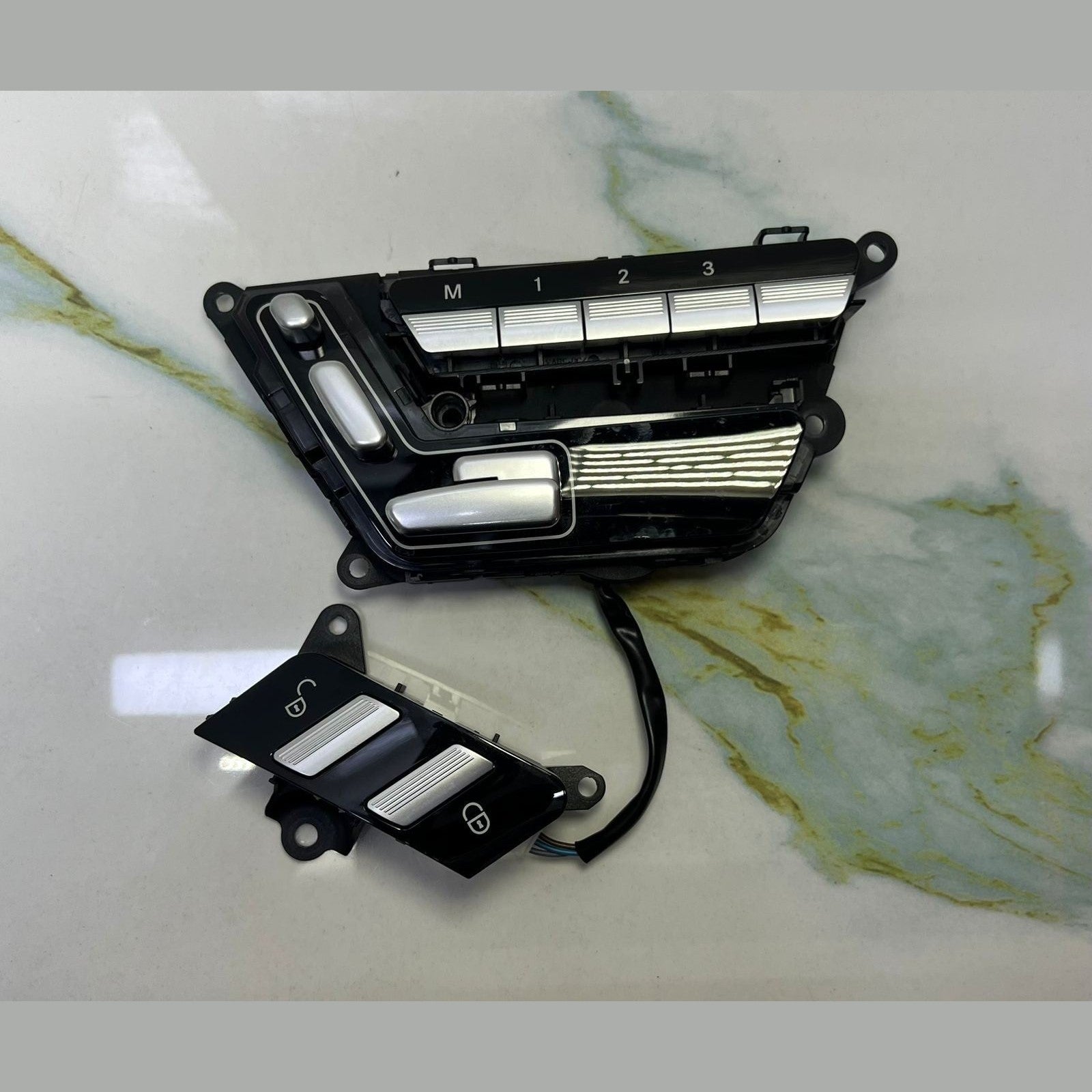 Mercedes-Benz Front Passenger Seat Control Switch Unit A221 8701879 W221 S-Class