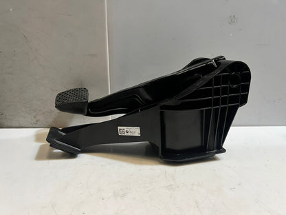 2022 BMW iX I20 xDrive 40 Brake STOP Pedal BRACKET 6893659 OEM