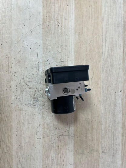 12-16 BMW F30 328i ABS Anti-Lock Brake System Pump Control Module 6860731 OEM