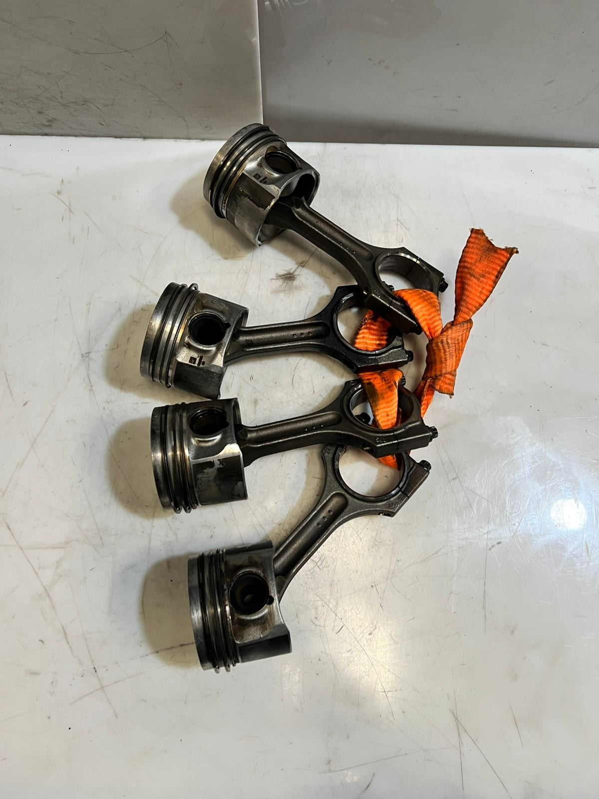2014 Mini Cooper Countryman Piston with connecting rods 1.6 8575866 