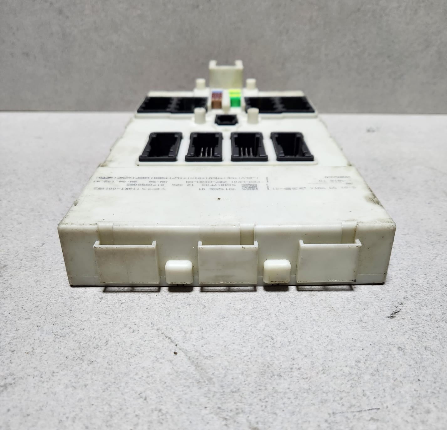 2012-2016 BMW 328i Front Electronic Control Module 9324781 F30 F32 F22 F80 F82 