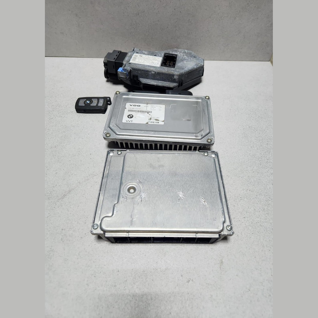 2002-2003 BMW 745i E65 Engine Control Module 7523523 ECU SET 