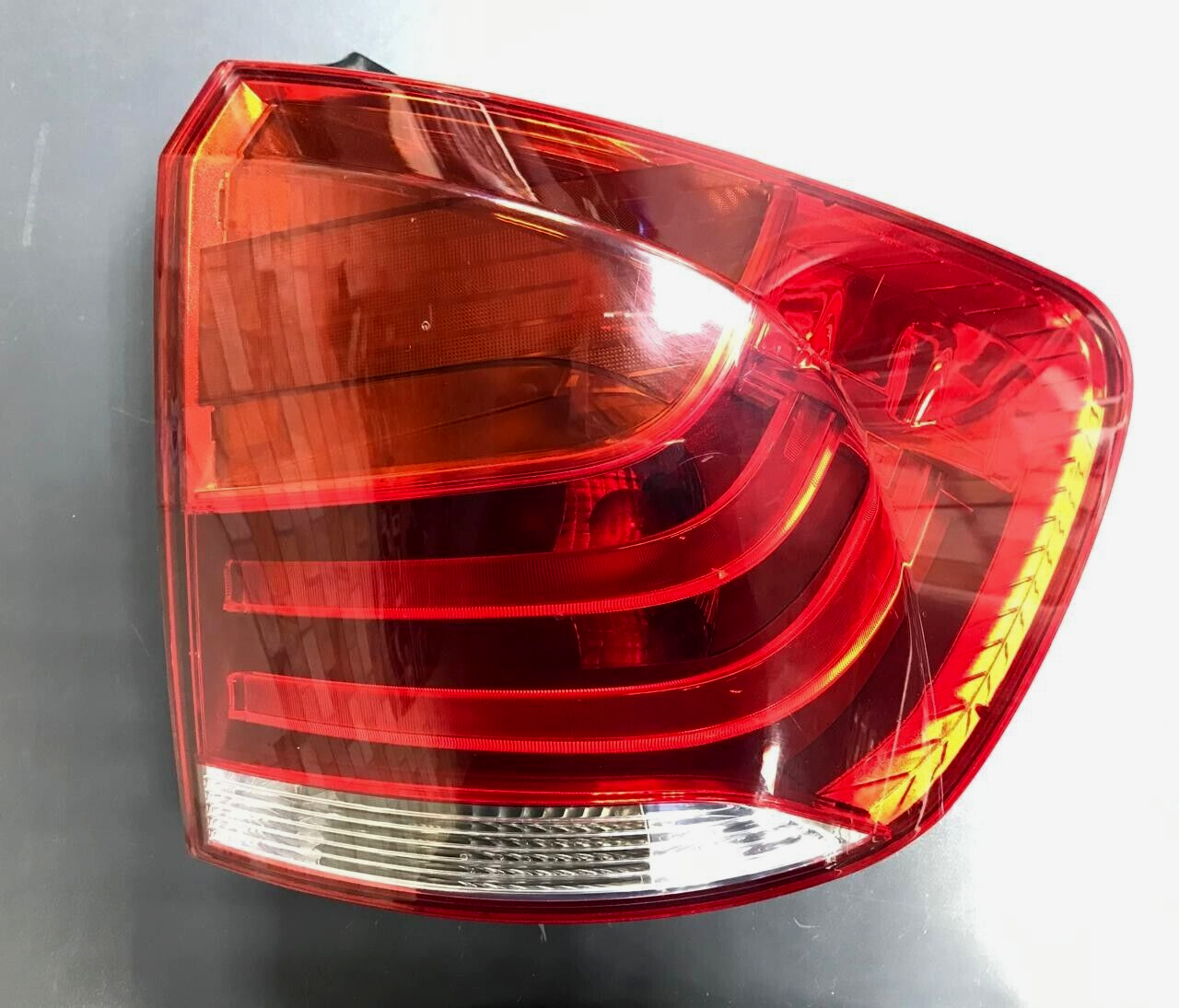 BMW X1 E84 RIGHT SIDE REAR OUTER TAIL LIGHT  OEM 2990110