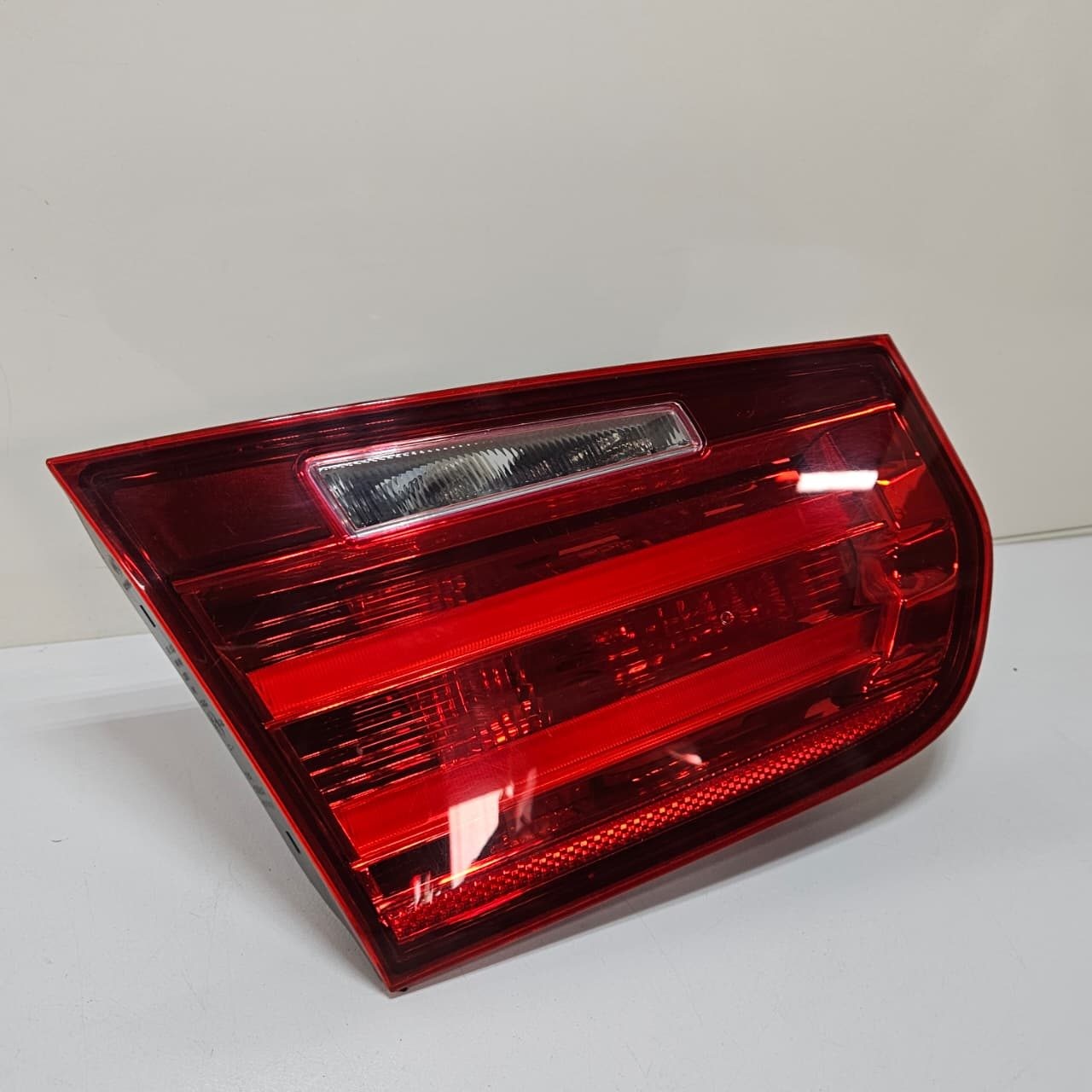2012-2015 BMW  320i, 328i, 335i.Rear Left Inner Taillight Assembly 7259915 f30