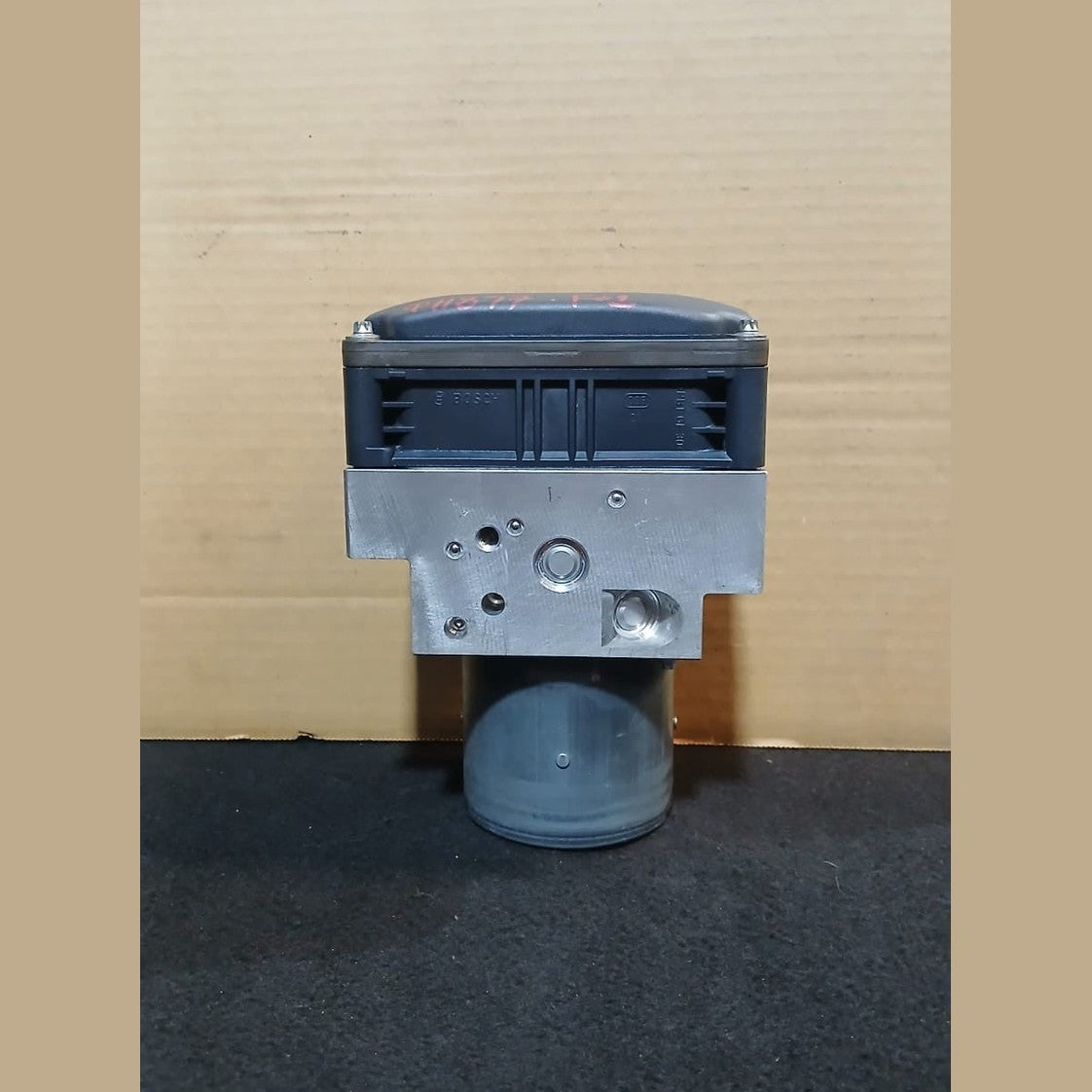 OEM BMW F01 / F02 ABS ANTI-LOCK BRAKE PUMP MODULE ECU P/N 6860149 6860150