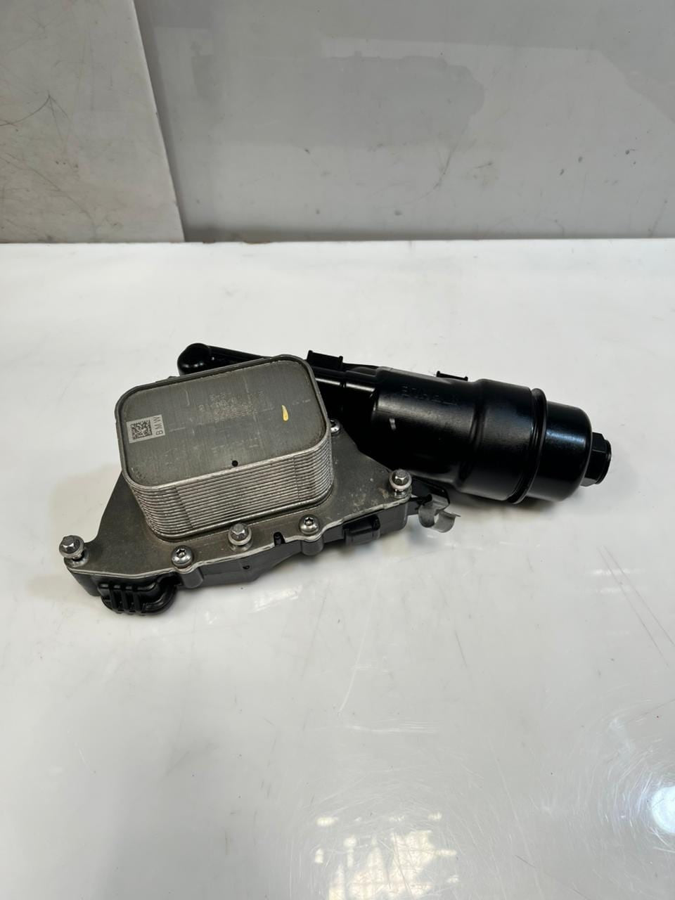 2017-2024 Mini Cooper F60 F56 1.5 12V 136HP Countryman Engine Oil Cooler 8585236