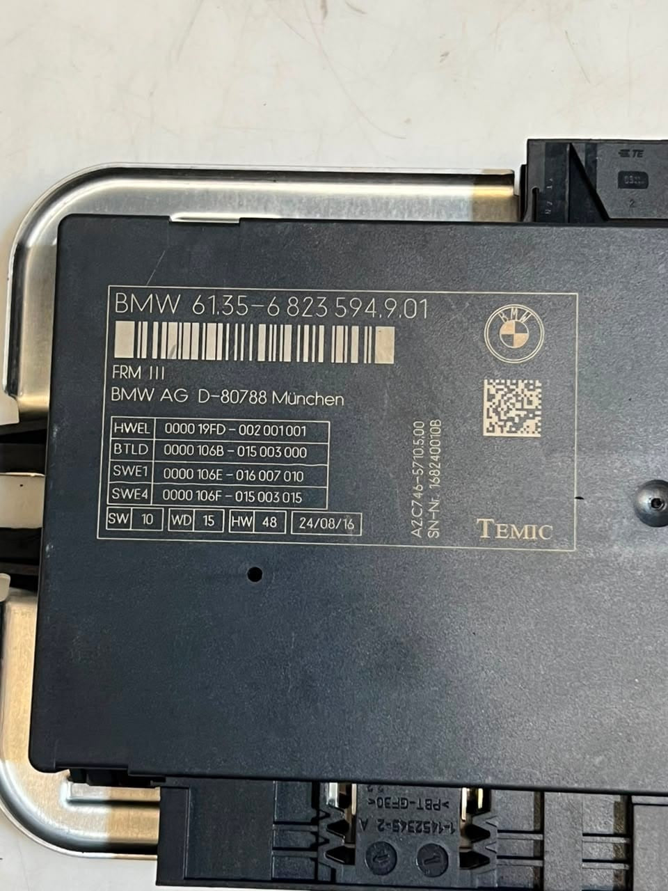 2017 BMW X3 F25 FRM3 TEMIC Footwell Light Control Module 6823594 OEM