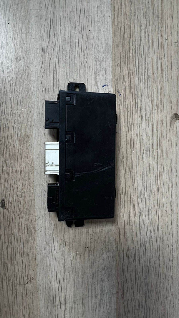 1999-2000 BMW 528i Door Control Module 8377601  5' E39 540i 