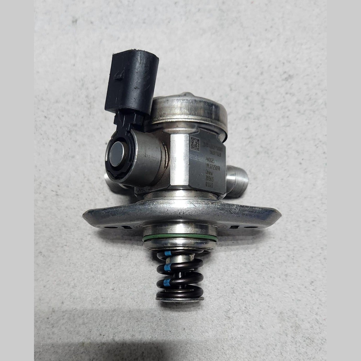 2018 Mercedes-Benz A200 High Pressure Fuel Pump A2820700001  