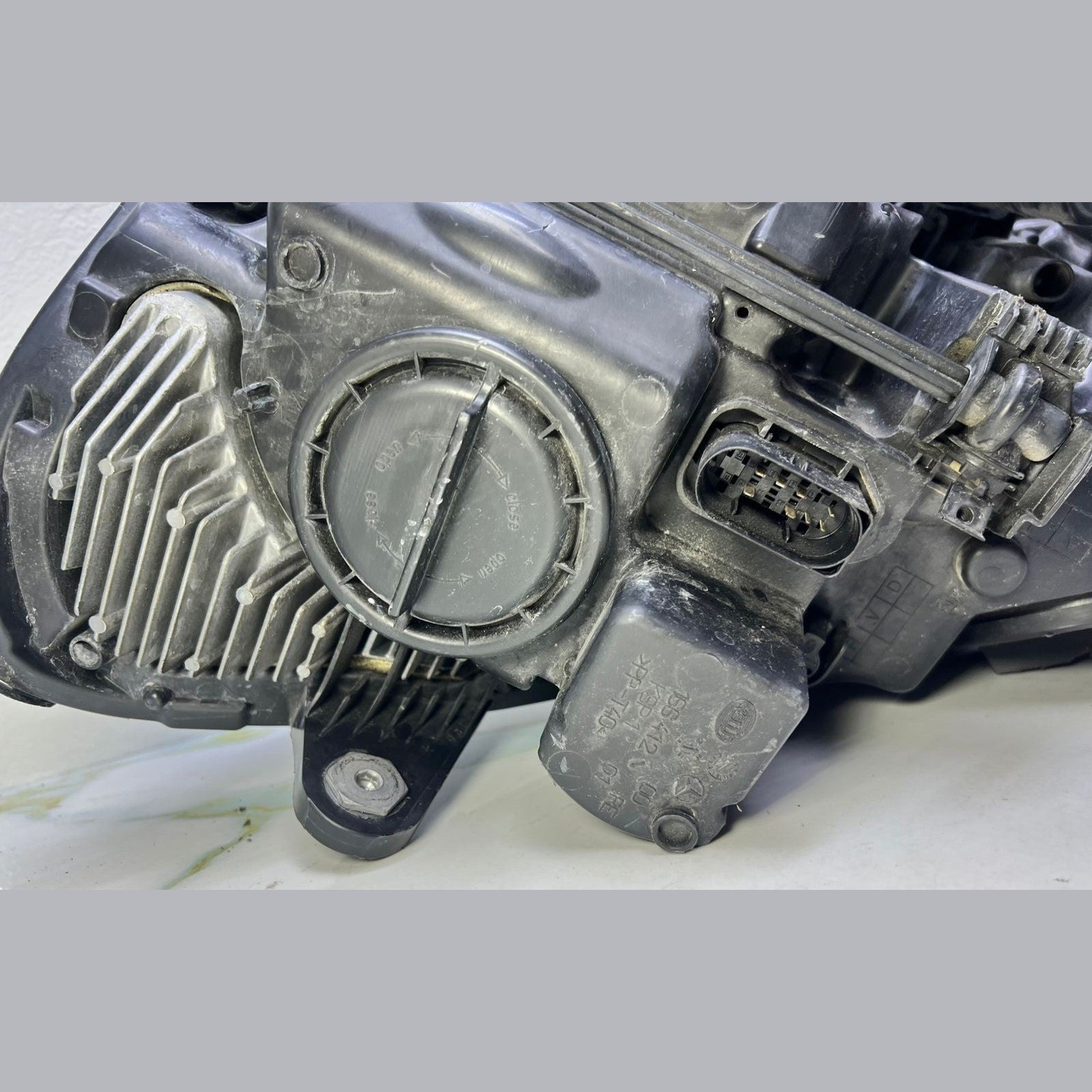 10-11 Mercedes W212 E-Class Front Right Side Head light Headlamp A212 8202059