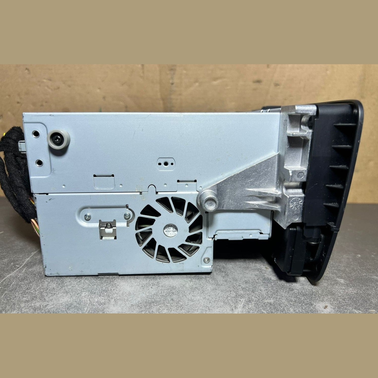 2013–2015 Mercedes-Benz W246 CLA Head Unit CD Player A246 9006015 OEM