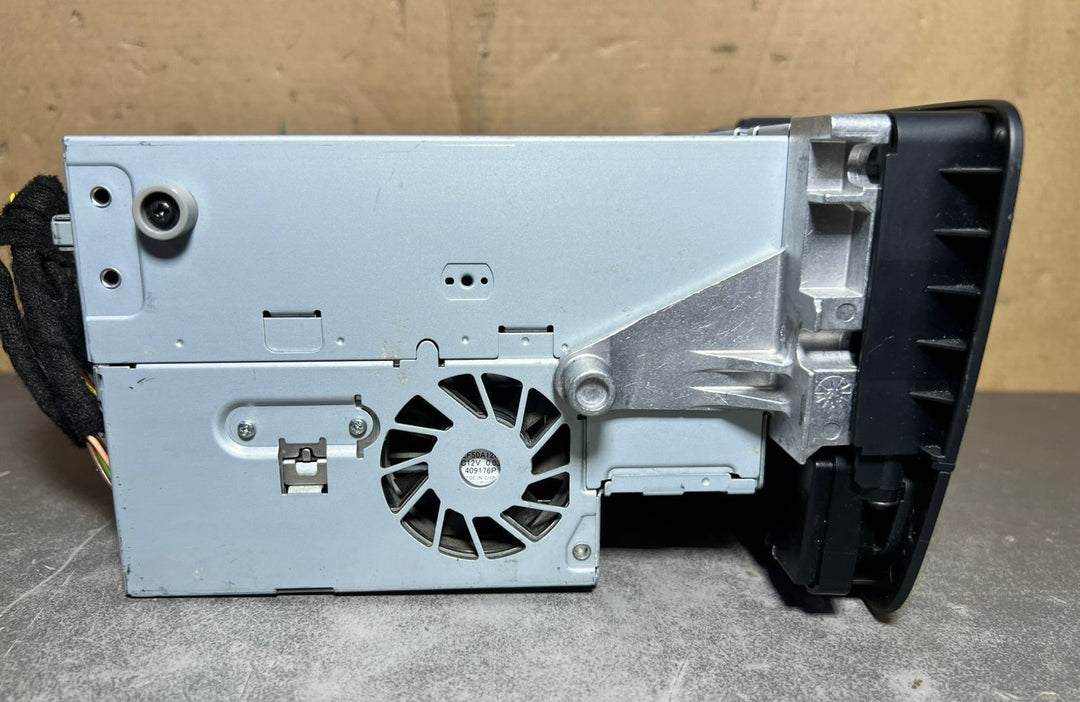 2013–2015 Mercedes-Benz W246 CLA Head Unit CD Player A246 9006015 OEM