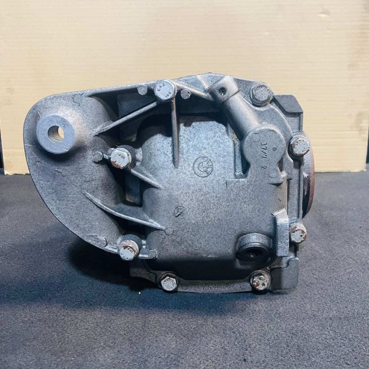 2006-2007 BMW 525i BMW 5 Series E60 E61 525i 523i Rear Differential 7560606