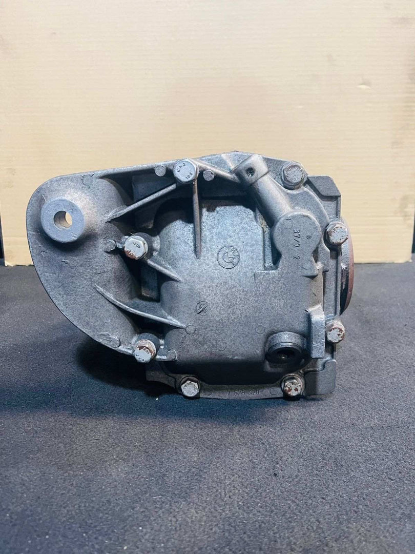 2006-2007 BMW 525i BMW 5 Series E60 E61 525i 523i Rear Differential 7560606