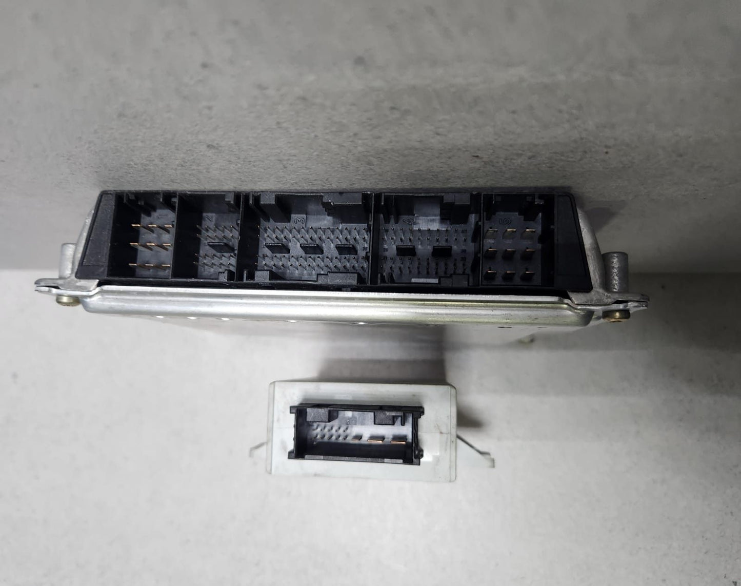 2000-2006 BMW X5 Engine Control Module 7508698 X5 E53 4.4L M62