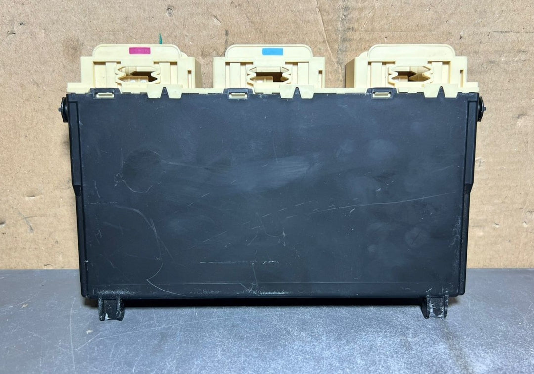 14-18 Mercedes Benz W205 C-Class Driver Seat Control Module A205 9009908 OEM