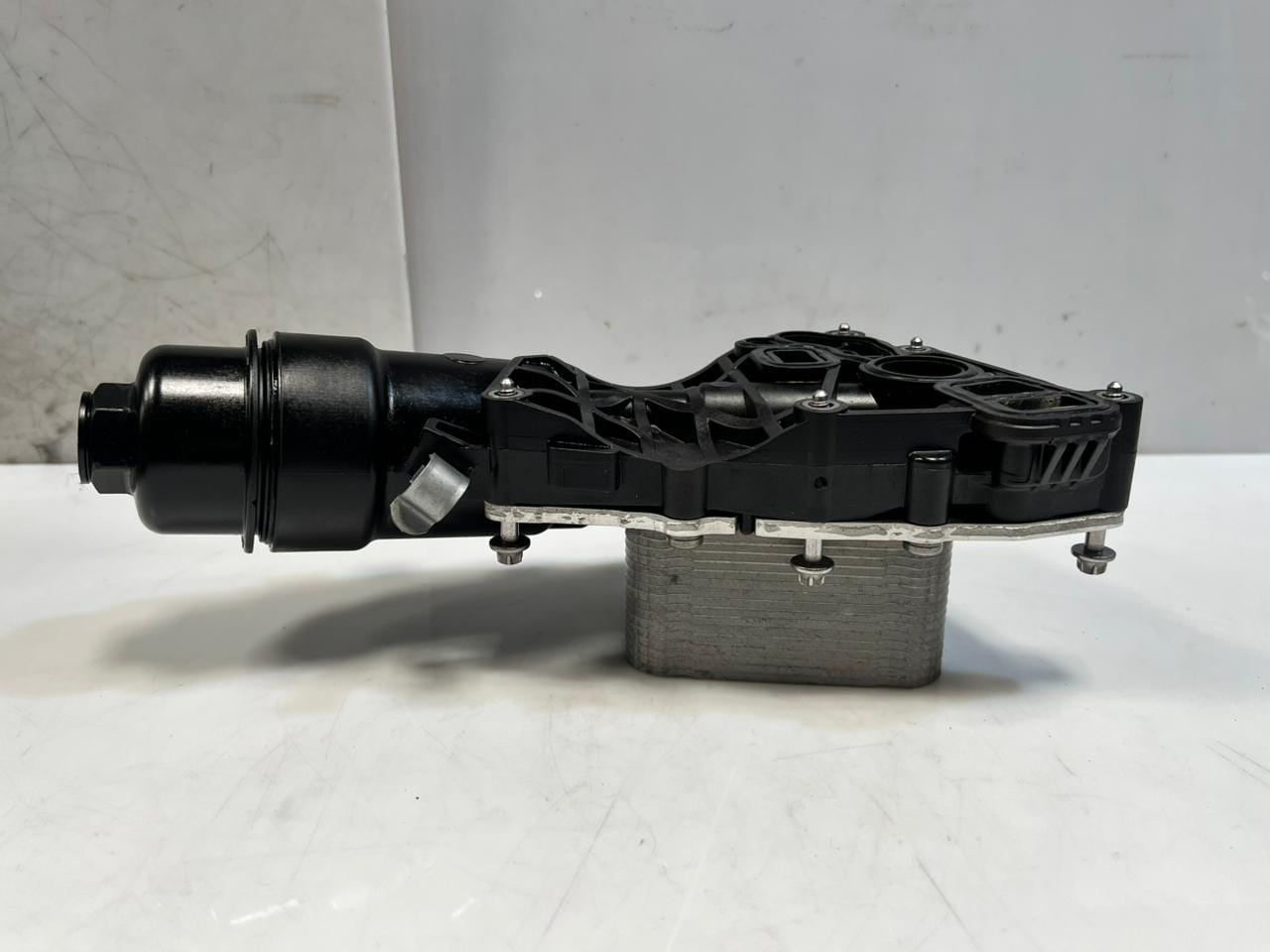 2017-2024 Mini Cooper F60 F56 1.5 12V 136HP Countryman Engine Oil Cooler 8585236