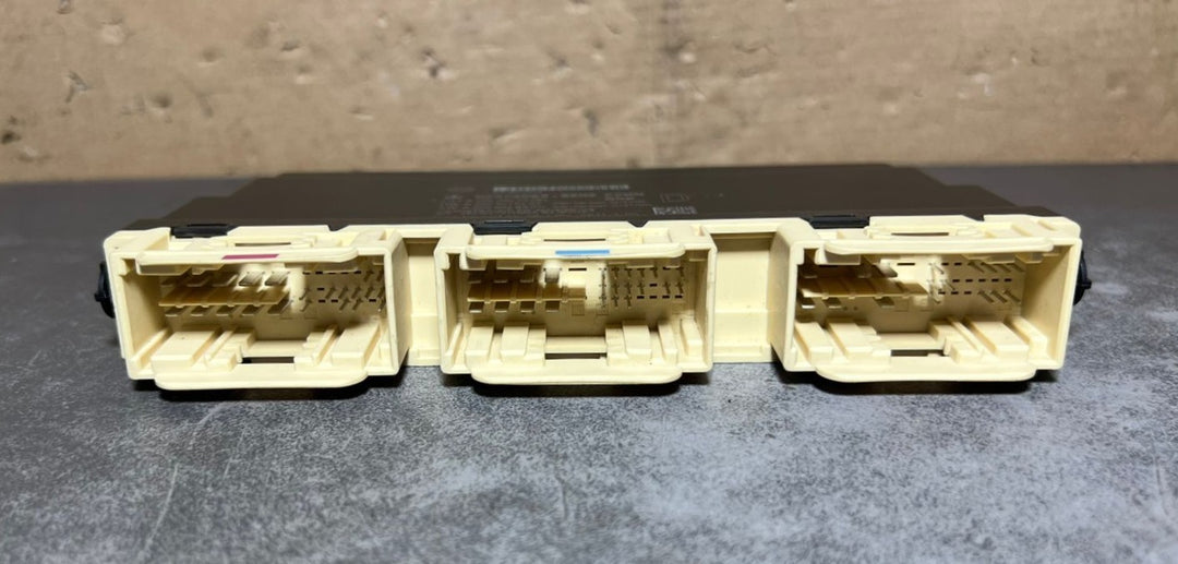 14-18 Mercedes Benz W205 C-Class Driver Seat Control Module A205 9009908 OEM