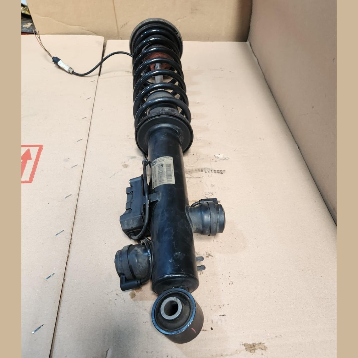 2009-2014 BMW 750i Rear Left Shock Absorber With Coil Spring 6791673 750i f02